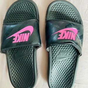Nike slides